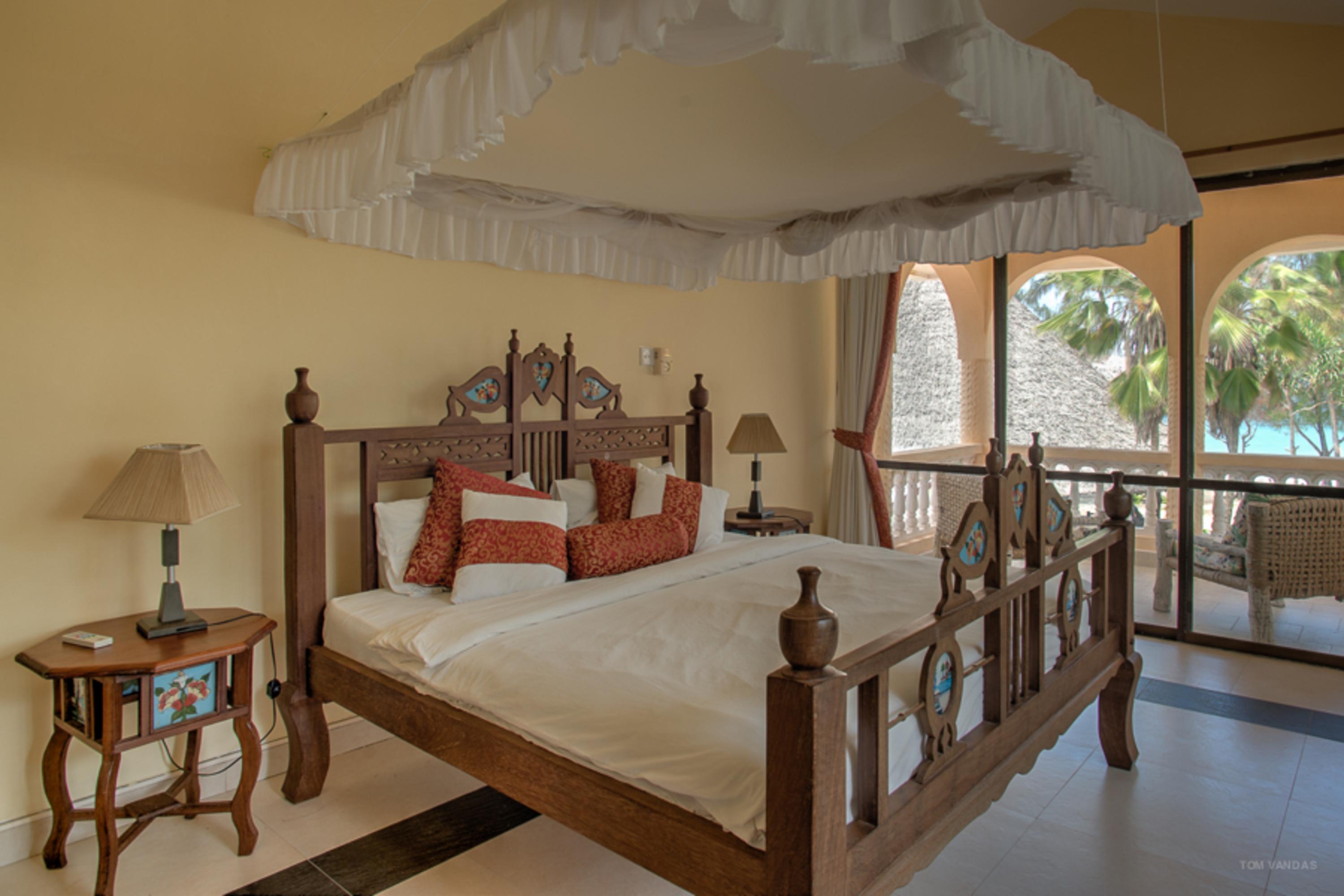 Bahari Dhow Beach Villas Diani Beach Exteriör bild