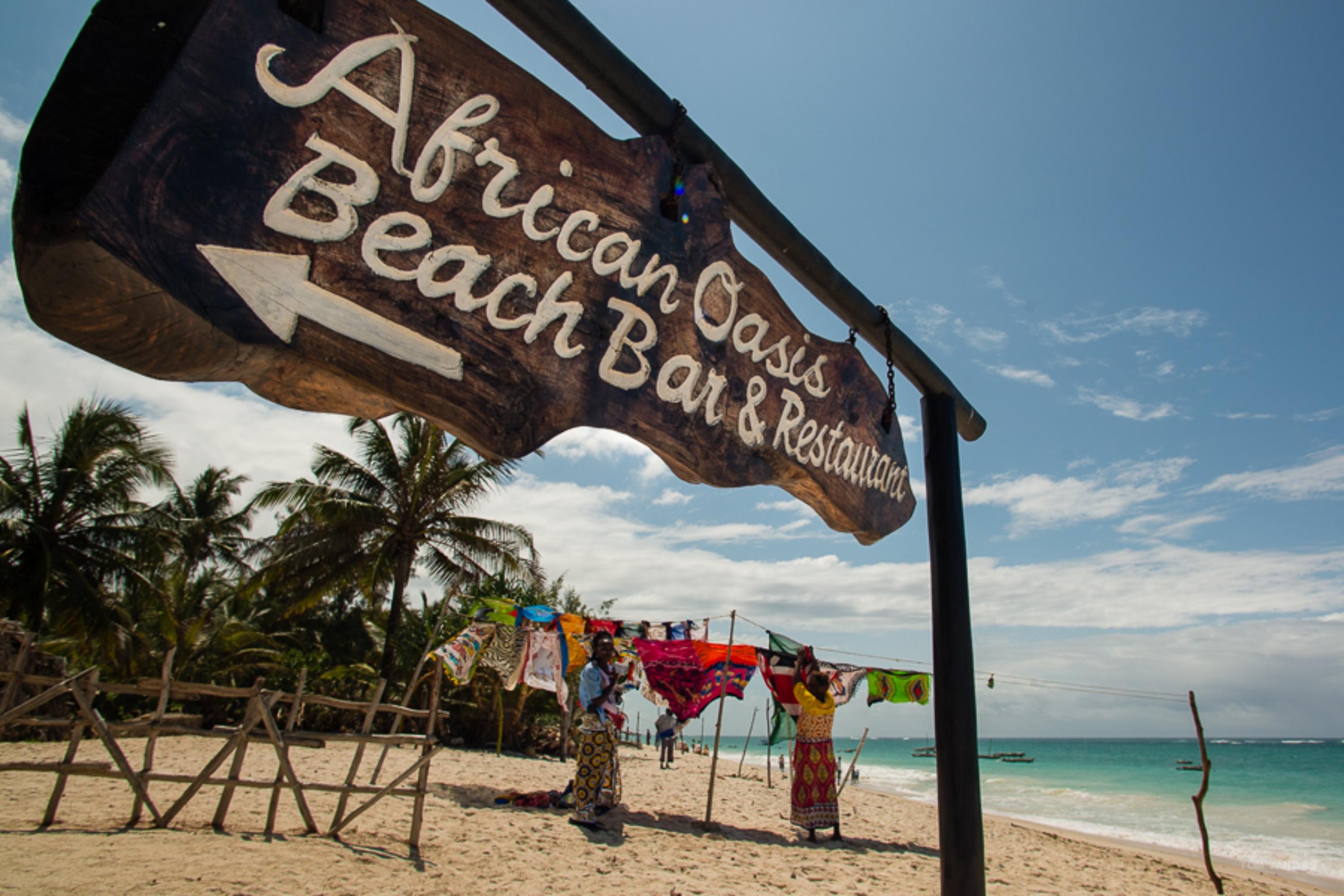 Bahari Dhow Beach Villas Diani Beach Exteriör bild