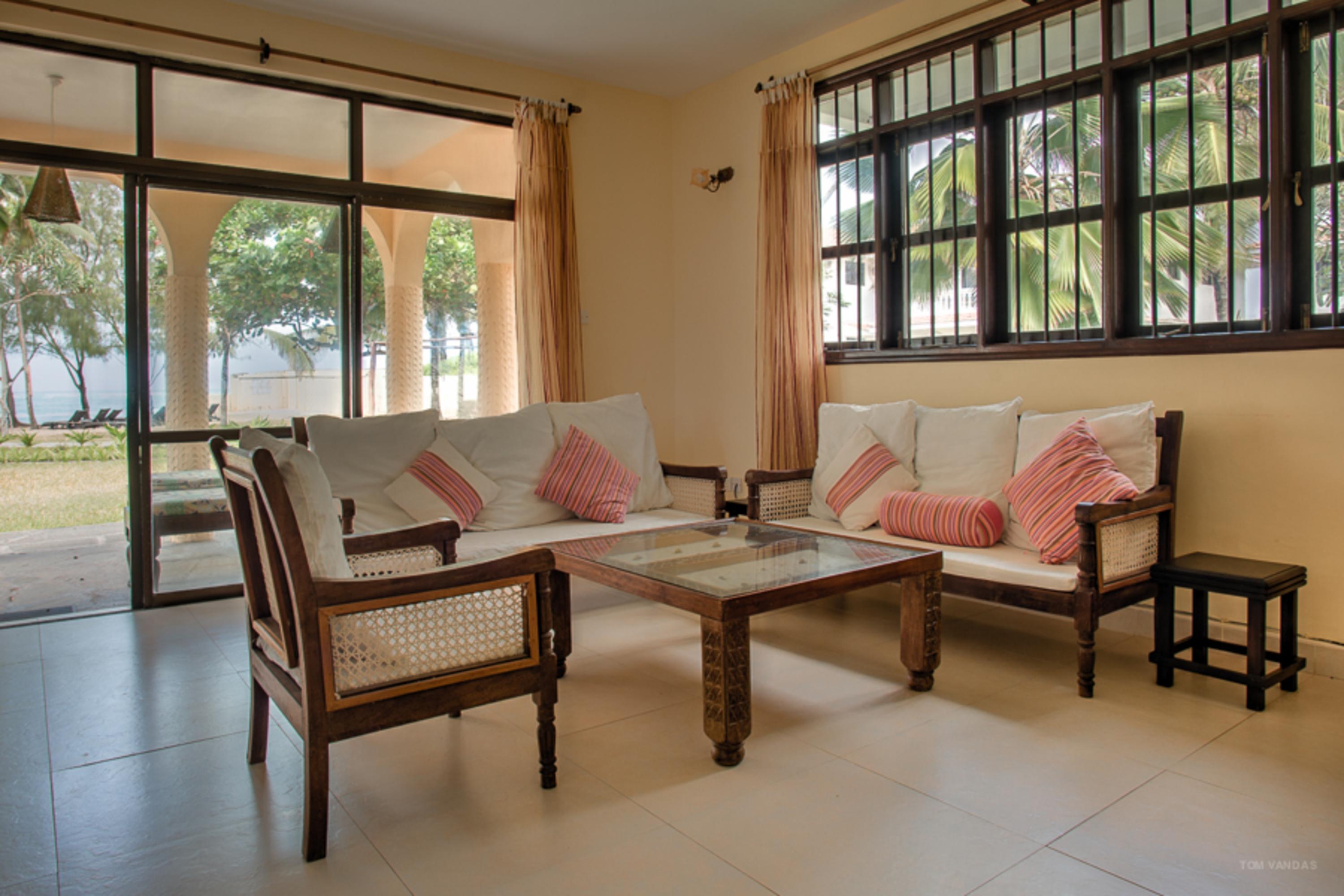 Bahari Dhow Beach Villas Diani Beach Exteriör bild