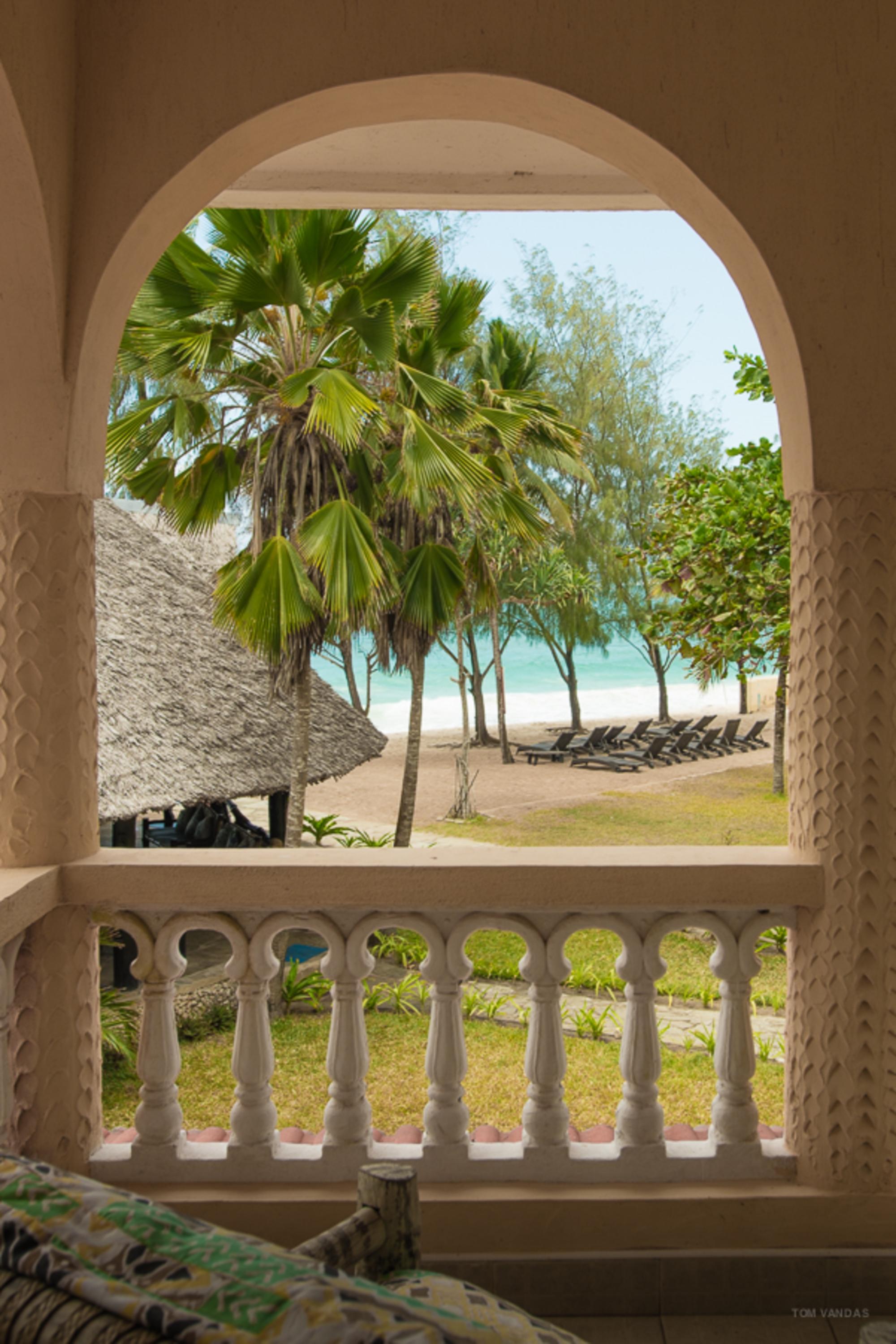 Bahari Dhow Beach Villas Diani Beach Exteriör bild